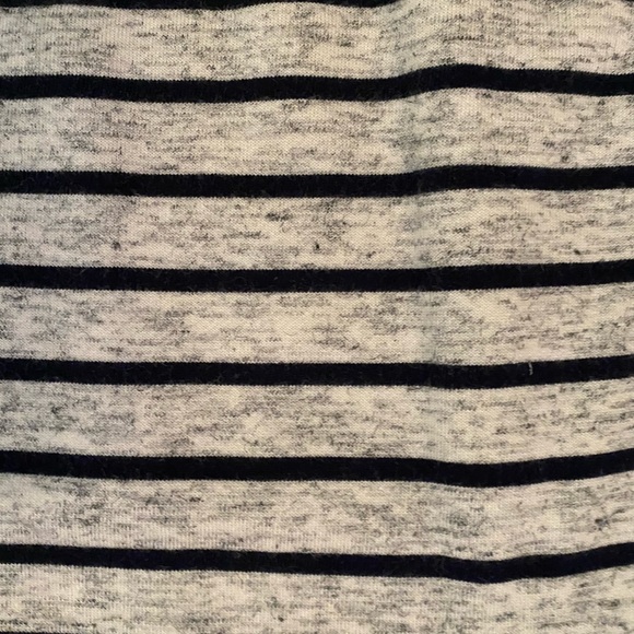 BOGO 🌿Abercrombie Short-Sleeved Sweatshirt🌿 - Picture 3 of 3